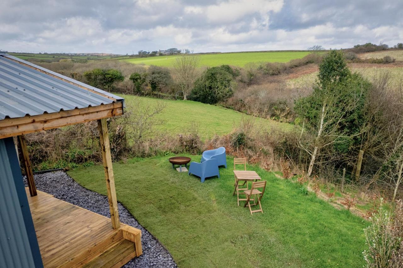 Luxury Glamping Cabin With Outdoor Bath On Cornish Flower Farm Truro Luaran gambar