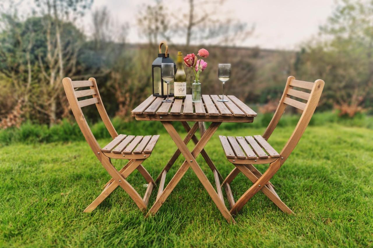 Luxury Glamping Cabin With Outdoor Bath On Cornish Flower Farm Truro Luaran gambar
