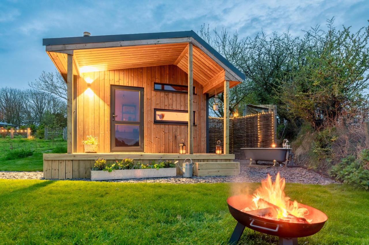 Luxury Glamping Cabin With Outdoor Bath On Cornish Flower Farm Truro Luaran gambar