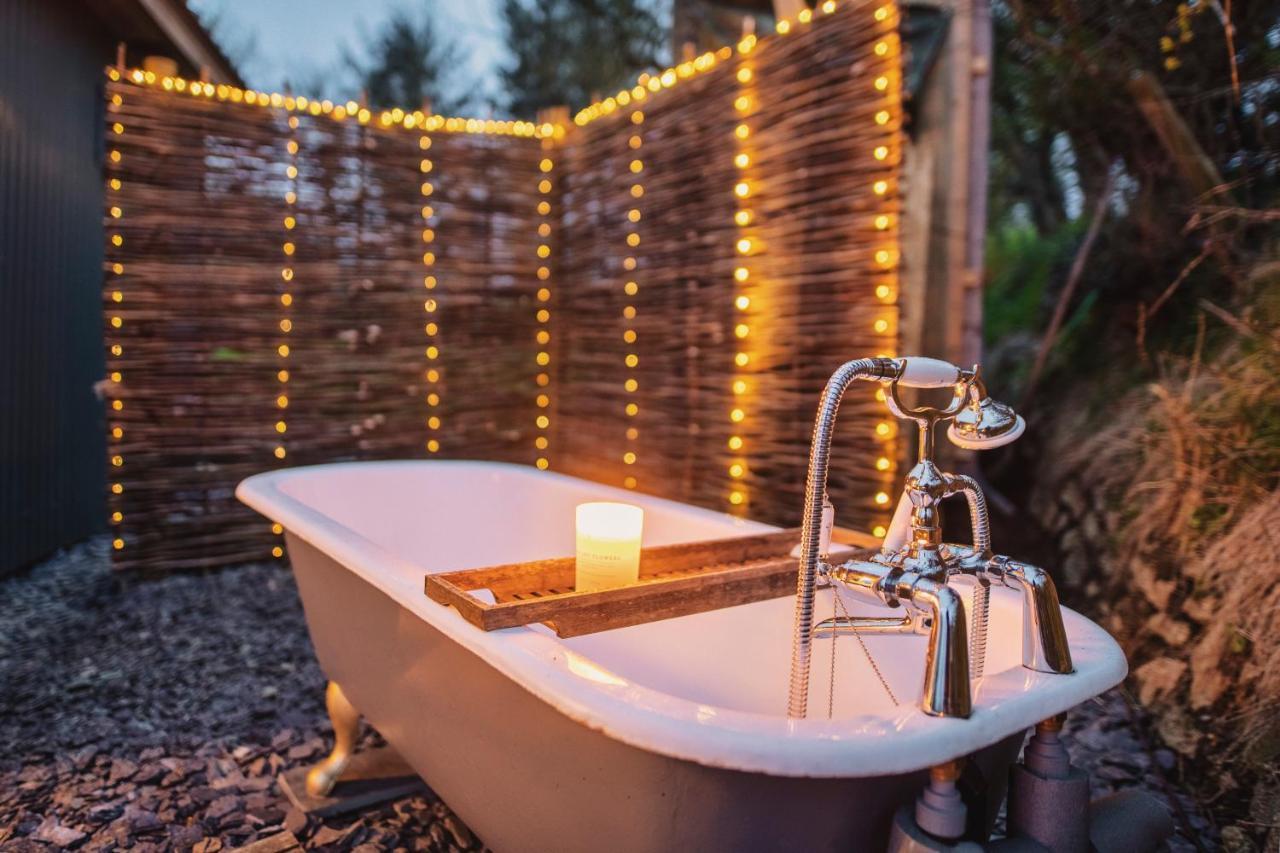 Luxury Glamping Cabin With Outdoor Bath On Cornish Flower Farm Truro Luaran gambar