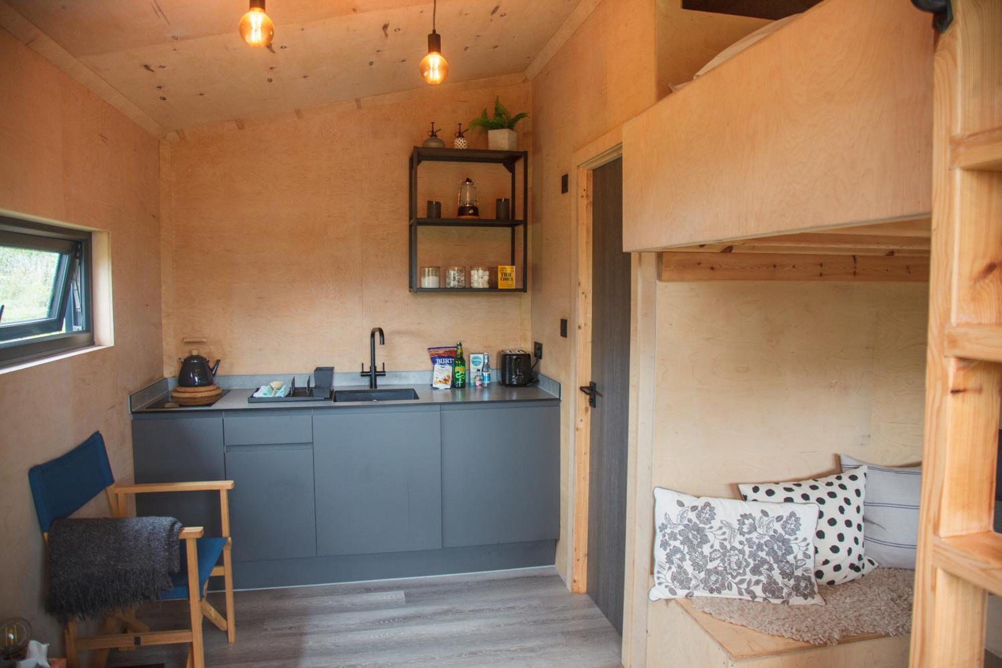 Luxury Glamping Cabin With Outdoor Bath On Cornish Flower Farm Truro Luaran gambar