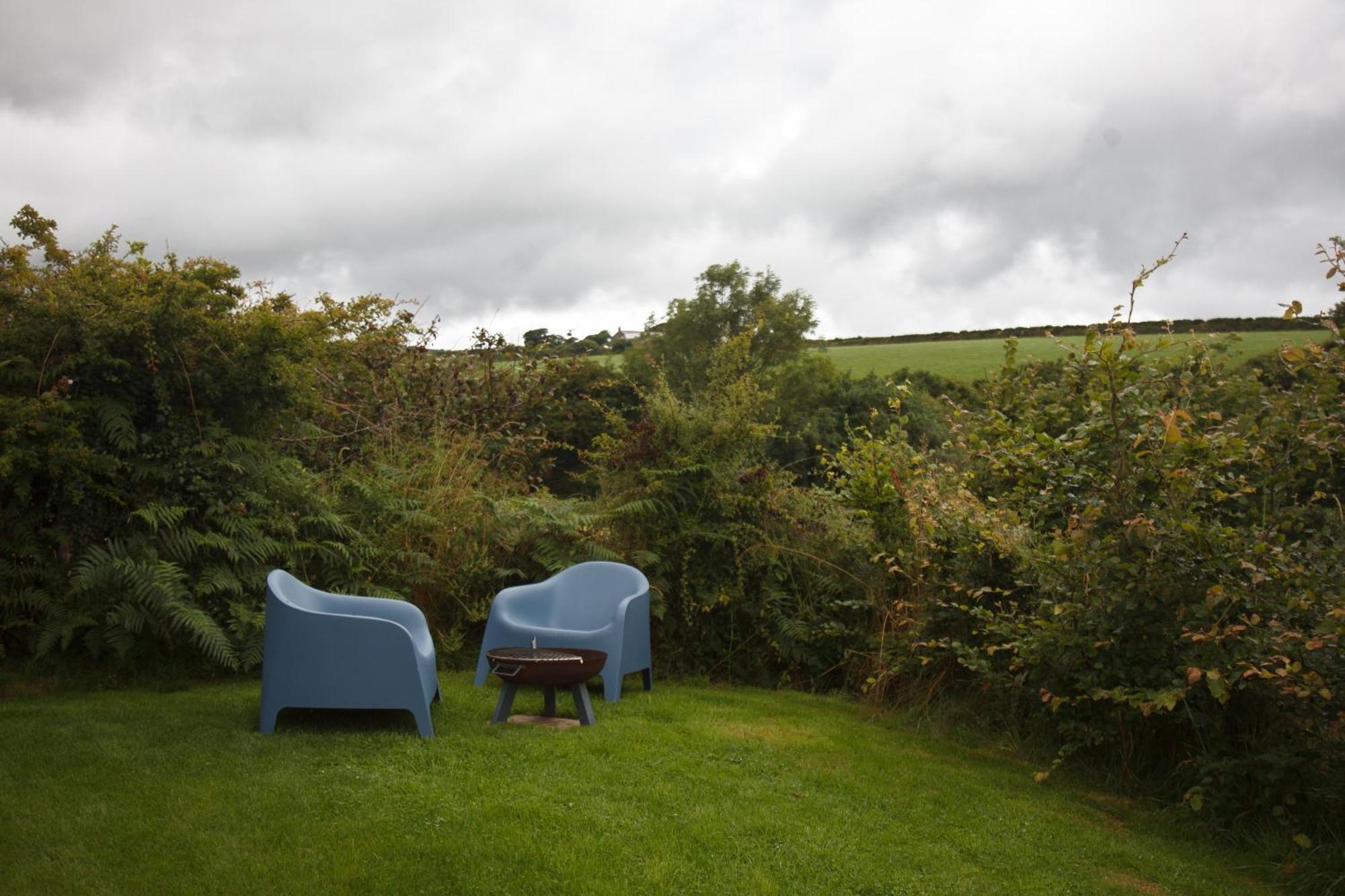 Luxury Glamping Cabin With Outdoor Bath On Cornish Flower Farm Truro Luaran gambar
