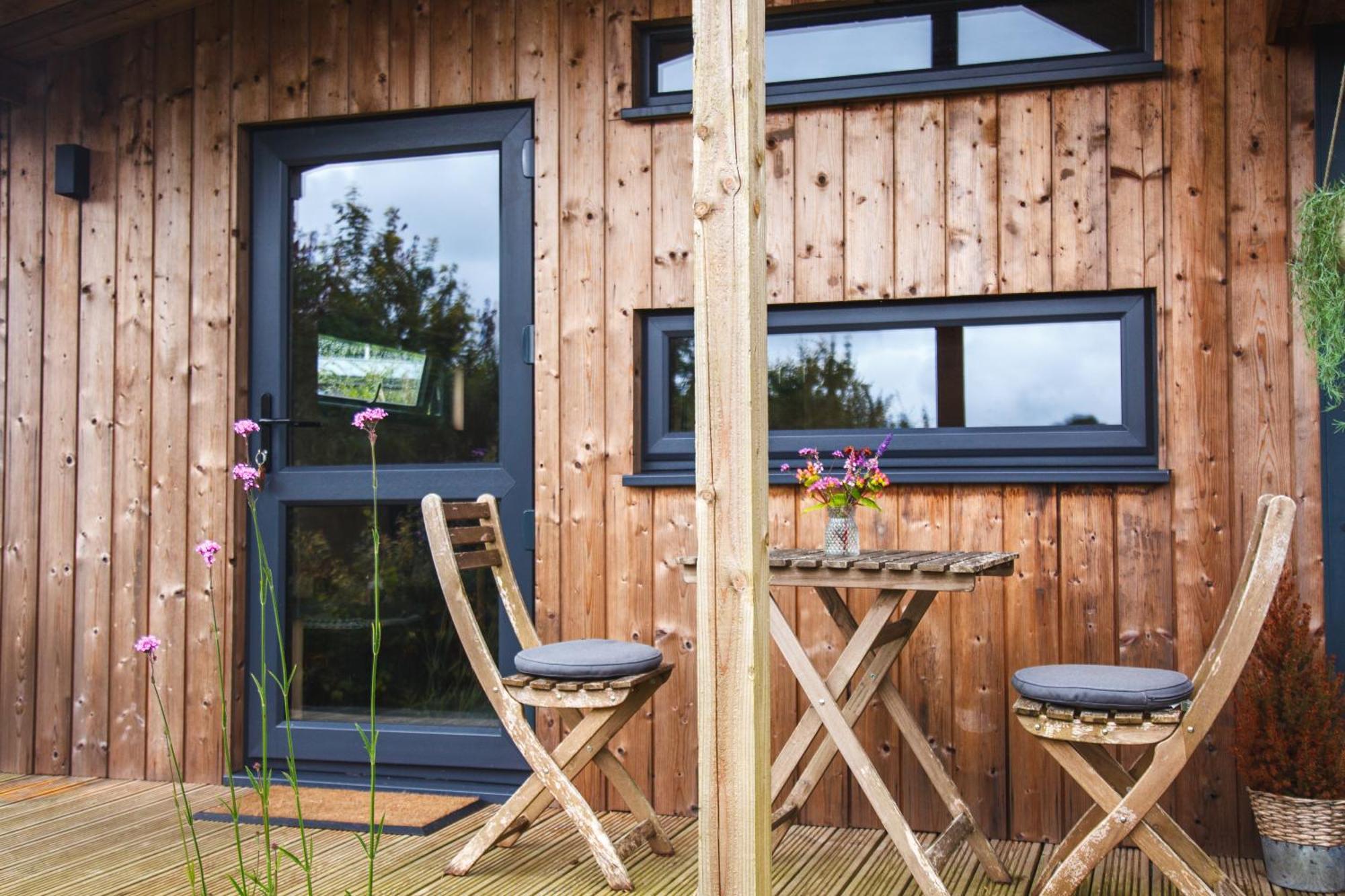 Luxury Glamping Cabin With Outdoor Bath On Cornish Flower Farm Truro Luaran gambar