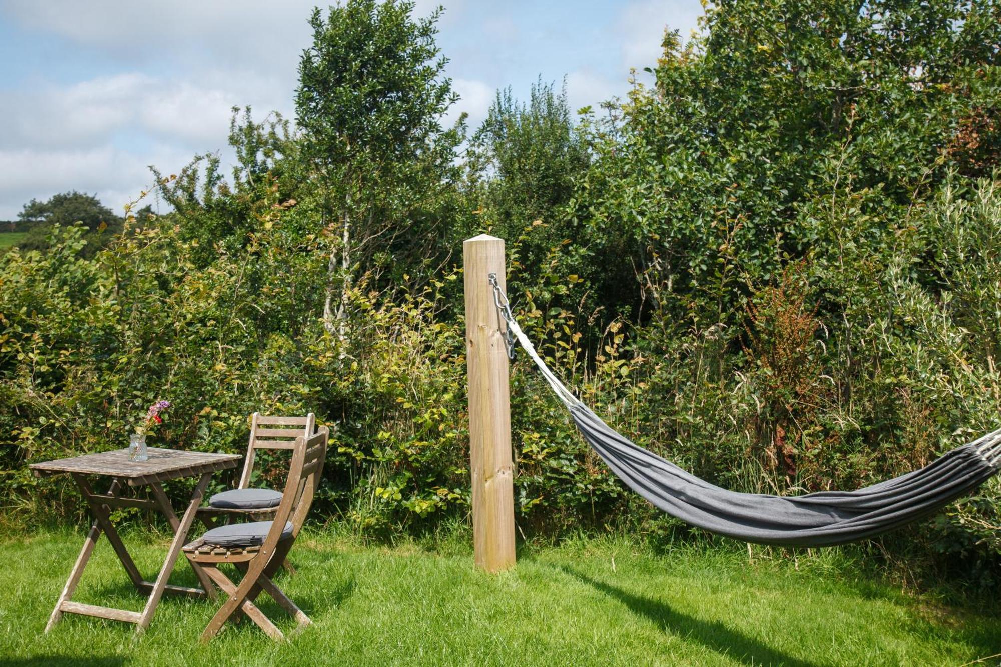 Luxury Glamping Cabin With Outdoor Bath On Cornish Flower Farm Truro Luaran gambar
