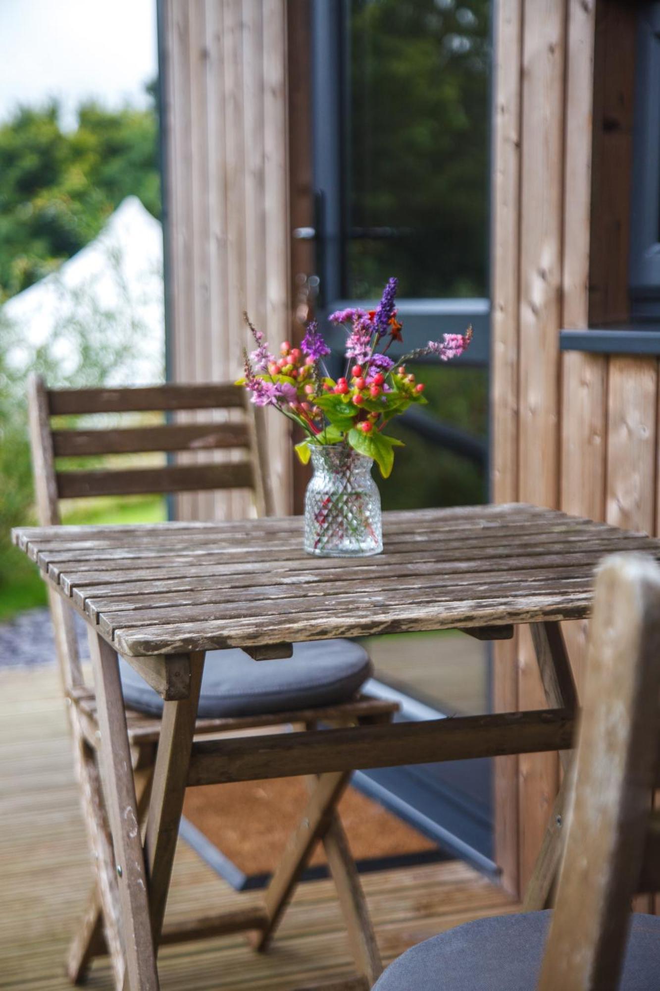 Luxury Glamping Cabin With Outdoor Bath On Cornish Flower Farm Truro Luaran gambar